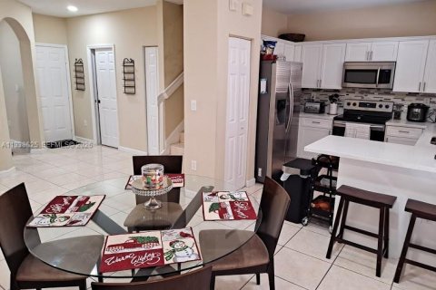 Adosado en alquiler en Cutler Bay, Florida, 4 dormitorios, 159.79 m2 № 1997524 - foto 7