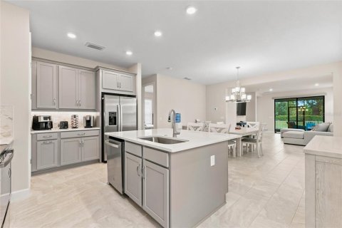Villa ou maison à vendre à Poinciana, Floride: 3 chambres, 160.44 m2 № 2329269 - photo 2
