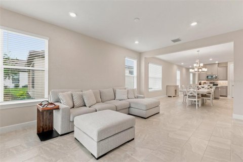 Villa ou maison à vendre à Poinciana, Floride: 3 chambres, 160.44 m2 № 2329269 - photo 10