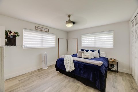 House in Pembroke Pines, Florida 2 bedrooms, 108.14 sq.m. № 2064519 - photo 14