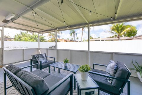 House in Pembroke Pines, Florida 2 bedrooms, 108.14 sq.m. № 2064519 - photo 23