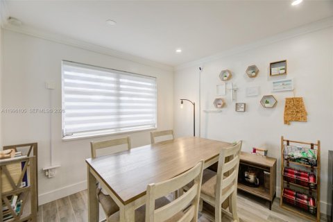 House in Pembroke Pines, Florida 2 bedrooms, 108.14 sq.m. № 2064519 - photo 9