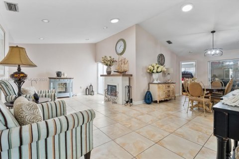 Casa en venta en Hialeah, Florida, 3 dormitorios, 128.39 m2 № 2021994 - foto 4