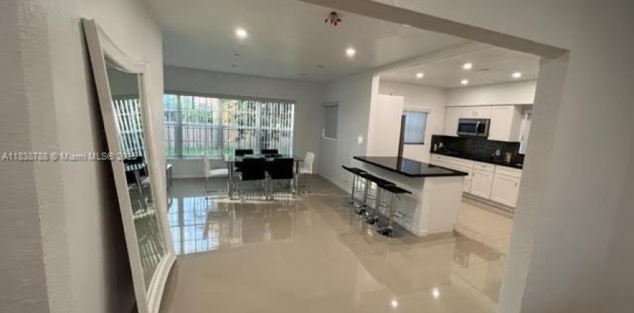 Villa ou maison à Miami, Floride 2 chambres, 113.06 m2 № 1825895