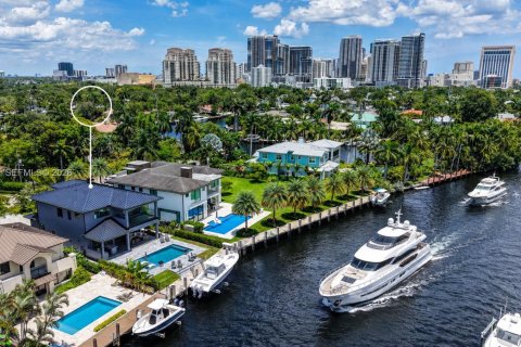 House in Fort Lauderdale, Florida 4 bedrooms, 283.35 sq.m. № 2278942