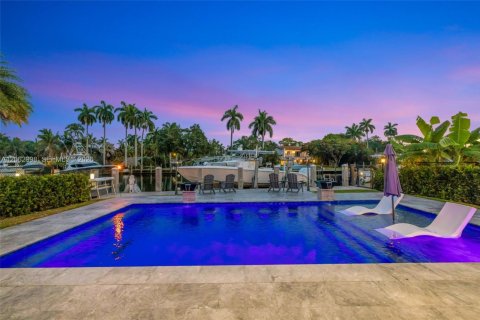 House in Fort Lauderdale, Florida 4 bedrooms, 283.35 sq.m. № 2278942 - photo 27