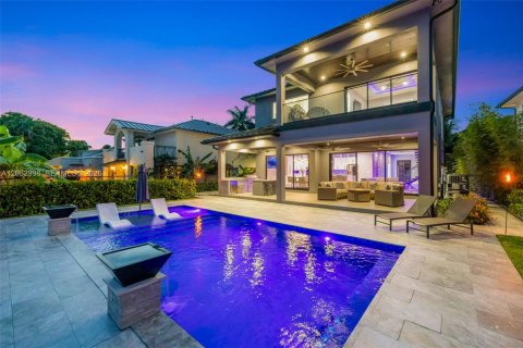 House in Fort Lauderdale, Florida 4 bedrooms, 283.35 sq.m. № 2278942 - photo 9