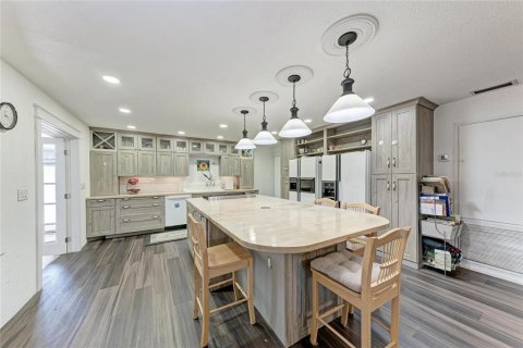 Купить виллу или дом в Пальметто, Флорида 8 комнат, 476.77м2, № 2231883 - фото 17
