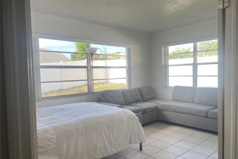 House in Port Richey, Florida 2 bedrooms, 111.85 sq.m. № 1846428 - photo 7
