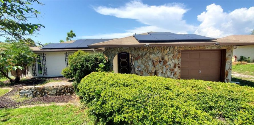 House in Port Richey, Florida 2 bedrooms, 111.85 sq.m. № 1846428