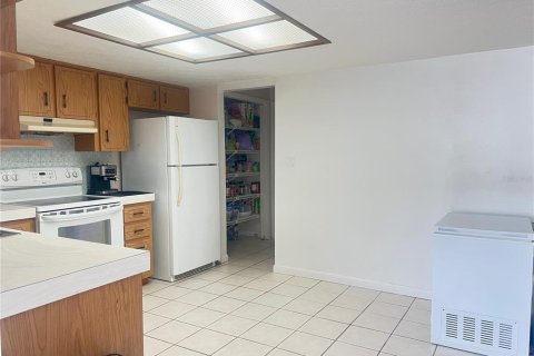 House in Port Richey, Florida 2 bedrooms, 111.85 sq.m. № 1846428 - photo 9