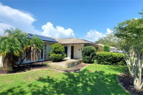 House in Port Richey, Florida 2 bedrooms, 111.85 sq.m. № 1846428 - photo 18