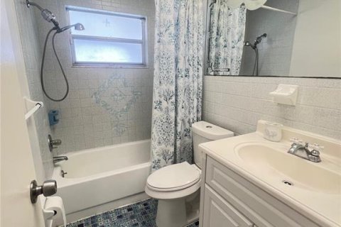 House in Port Richey, Florida 2 bedrooms, 111.85 sq.m. № 1846428 - photo 16