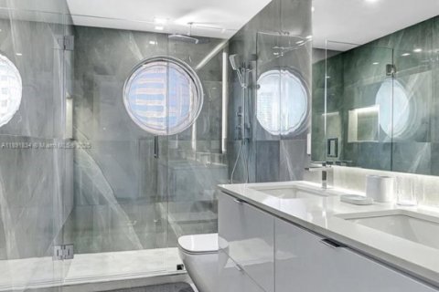 Condo in Aventura, Florida, 3 bedrooms  № 1943799 - photo 19