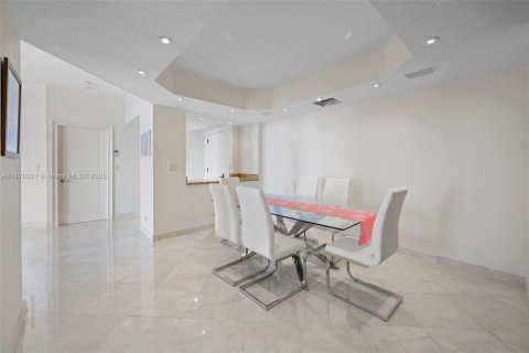Снять в аренду кондоминиум в Авентура, Флорида 2 спальни, 153.01м2, № 1927635 - фото 4