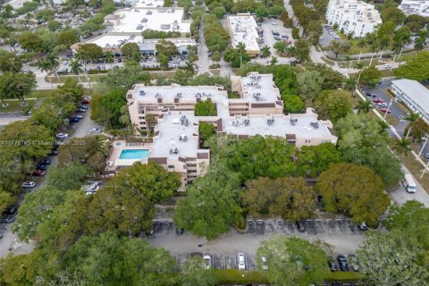 Condo in Plantation, Florida, 2 bedrooms  № 1868512 - photo 26