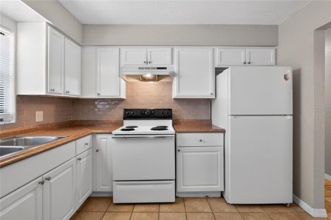 House in Lake Wales, Florida 3 bedrooms, 86.96 sq.m. № 2214195 - photo 10