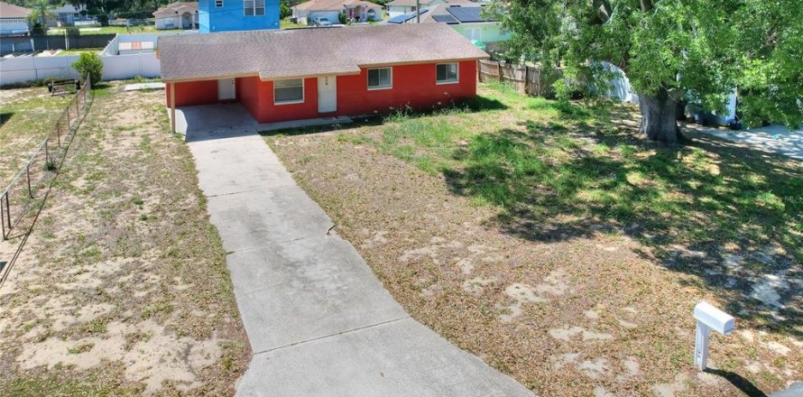 House in Lake Wales, Florida 3 bedrooms, 86.96 sq.m. № 2214195