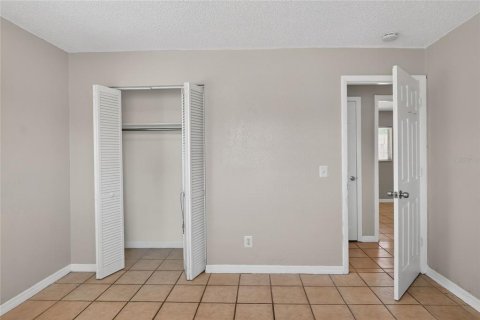 House in Lake Wales, Florida 3 bedrooms, 86.96 sq.m. № 2214195 - photo 14
