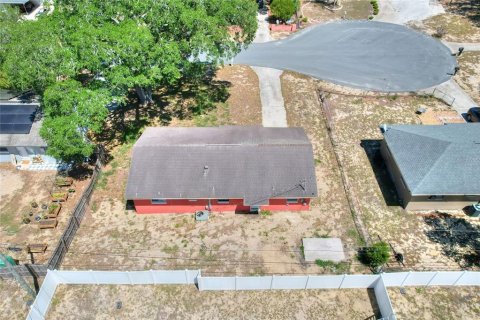 House in Lake Wales, Florida 3 bedrooms, 86.96 sq.m. № 2214195 - photo 25