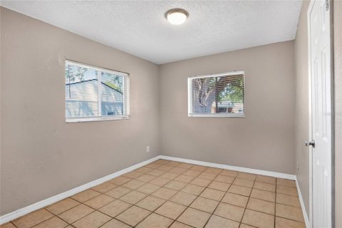 House in Lake Wales, Florida 3 bedrooms, 86.96 sq.m. № 2214195 - photo 16