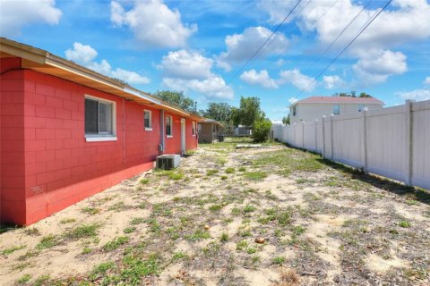 House in Lake Wales, Florida 3 bedrooms, 86.96 sq.m. № 2214195 - photo 26