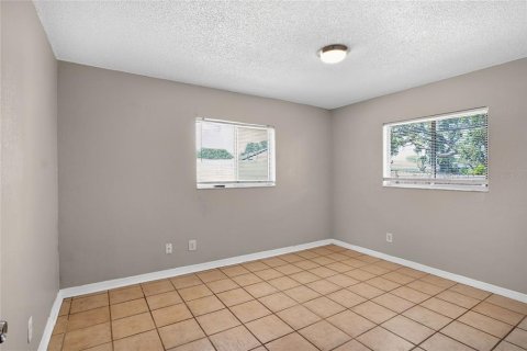House in Lake Wales, Florida 3 bedrooms, 86.96 sq.m. № 2214195 - photo 13