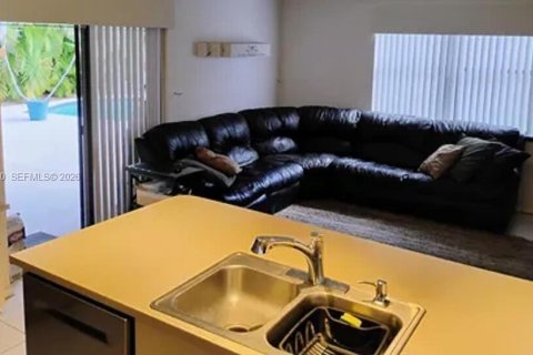 Casa en venta en Davie, Florida, 4 dormitorios, 188.78 m2 № 2048647 - foto 10