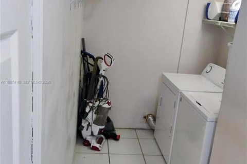 Casa en venta en Davie, Florida, 4 dormitorios, 188.78 m2 № 2048647 - foto 15