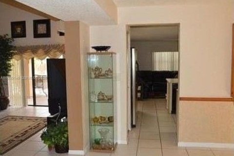 Casa en venta en Davie, Florida, 4 dormitorios, 188.78 m2 № 2048647 - foto 5