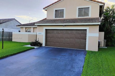 Casa en venta en Davie, Florida, 4 dormitorios, 188.78 m2 № 2048647 - foto 2