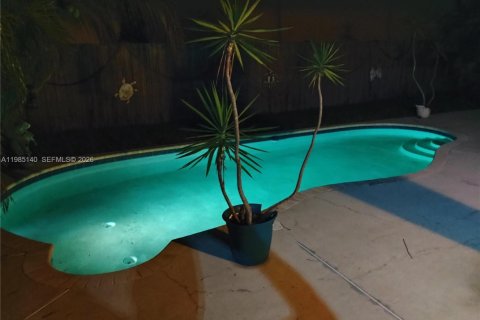 Casa en venta en Davie, Florida, 4 dormitorios, 188.78 m2 № 2048647 - foto 25