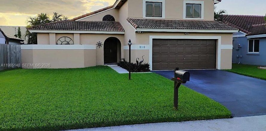 Casa en Davie, Florida 4 dormitorios, 188.78 m2 № 2048647