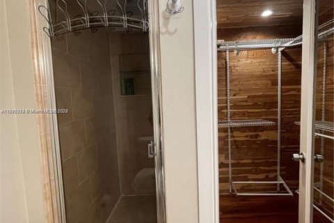 House in Hollywood, Florida 3 bedrooms, 135.64 sq.m. № 2026530 - photo 18