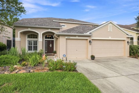 House in New Port Richey, Florida 4 bedrooms, 215.07 sq.m. № 2222938