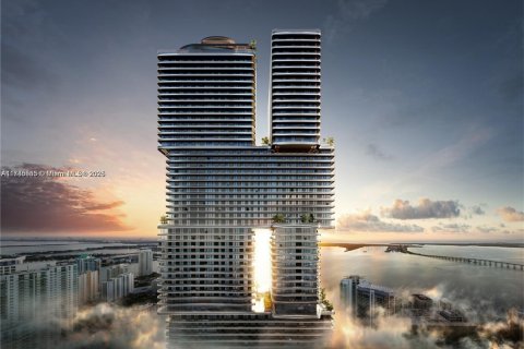 Condo in Miami, Florida, 2 bedrooms  № 1701053 - photo 1