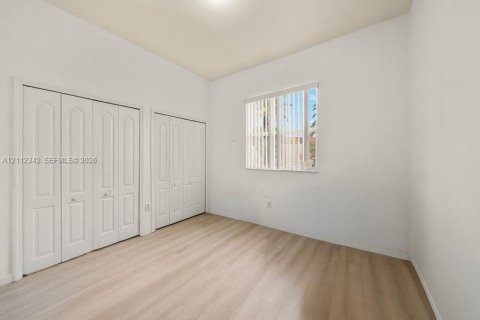 Villa ou maison à louer à Miami, Floride: 3 chambres, 183.48 m2 № 2431397 - photo 19