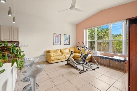 Villa ou maison à louer à Miami, Floride: 3 chambres, 183.48 m2 № 2431397 - photo 15