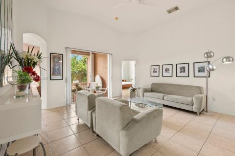 Villa ou maison à louer à Miami, Floride: 3 chambres, 183.48 m2 № 2431397 - photo 4