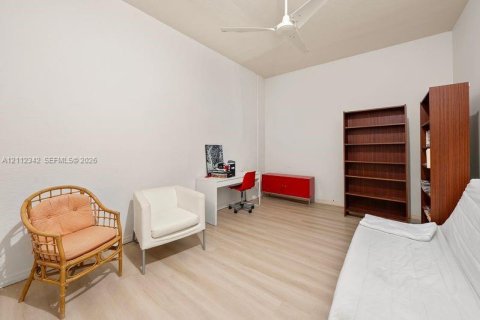 Villa ou maison à louer à Miami, Floride: 3 chambres, 183.48 m2 № 2431397 - photo 21