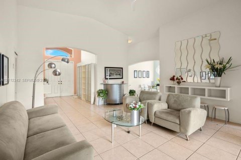 Villa ou maison à louer à Miami, Floride: 3 chambres, 183.48 m2 № 2431397 - photo 7