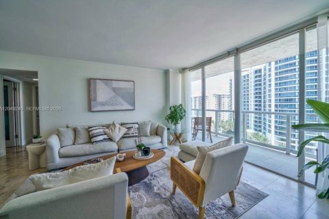 Condominio en Miami Beach, Florida, 2 dormitorios  № 2241157