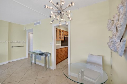Condominio en venta en Fort Lauderdale, Florida, 1 dormitorio, 67.82 m2 № 1889596 - foto 14
