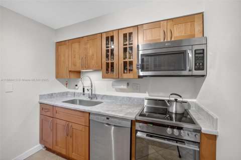 Condominio en venta en Fort Lauderdale, Florida, 1 dormitorio, 67.82 m2 № 1889596 - foto 16