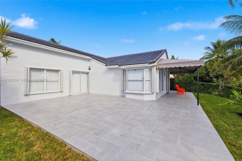 Купить виллу или дом в Майами, Флорида 3 спальни, 153.85м2, № 1997815 - фото 28