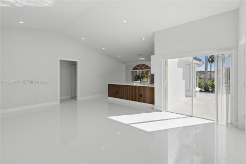 Купить виллу или дом в Майами, Флорида 3 спальни, 153.85м2, № 1997815 - фото 4