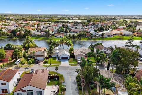 Купить виллу или дом в Майами, Флорида 3 спальни, 153.85м2, № 1997815 - фото 30