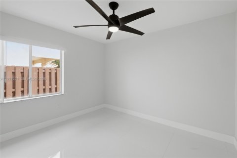 Купить виллу или дом в Майами, Флорида 3 спальни, 153.85м2, № 1997815 - фото 13