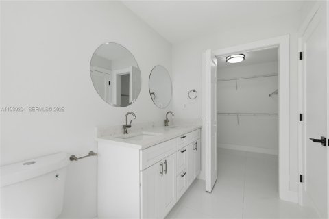 Купить виллу или дом в Майами, Флорида 3 спальни, 153.85м2, № 1997815 - фото 21