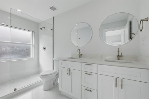 Купить виллу или дом в Майами, Флорида 3 спальни, 153.85м2, № 1997815 - фото 20